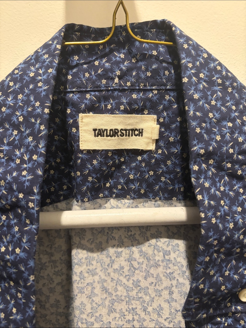Taylor Stitch Blue Floral short sleeve shirt